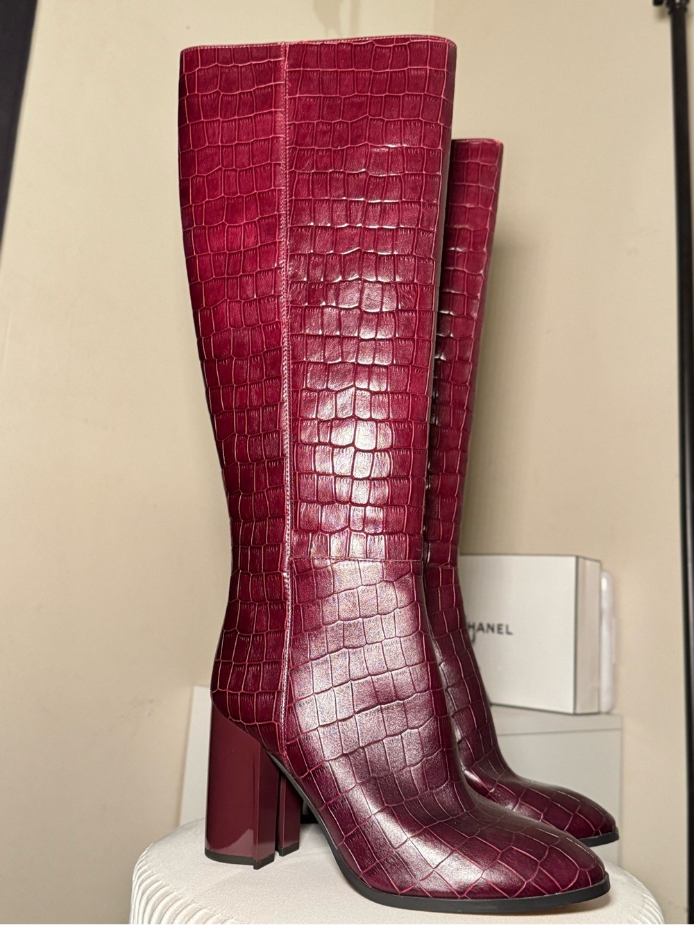New Coach Brigitte Boot Croc-Embossed
Over-the-Knee Boots in Burgundy size 8 - Picture 2 of 16